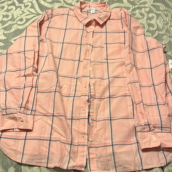 Women’s Old Navy light pink plaid cotton classic shirt - Picture 3 of 9